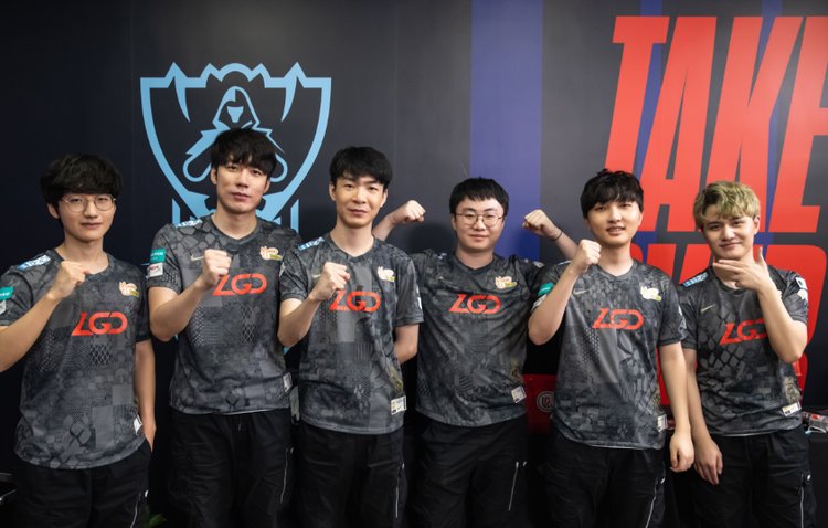 而对于一名 而对于一名